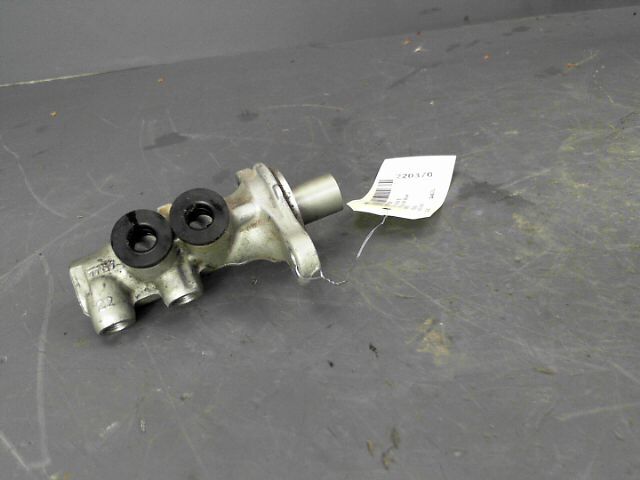 Maitre cylindre (freinage) PEUGEOT 208 1.4 HDi 68ch FAP Allure Diesel - 1
