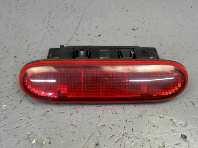 Feu arriere stop central RENAULT CLIO Chipie 1.2 Essence - 1