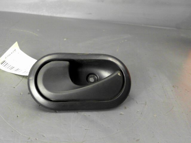 Poignee interieur avant gauche DACIA SANDERO 1.4 MPi 75ch GPL Ambiance  - 1