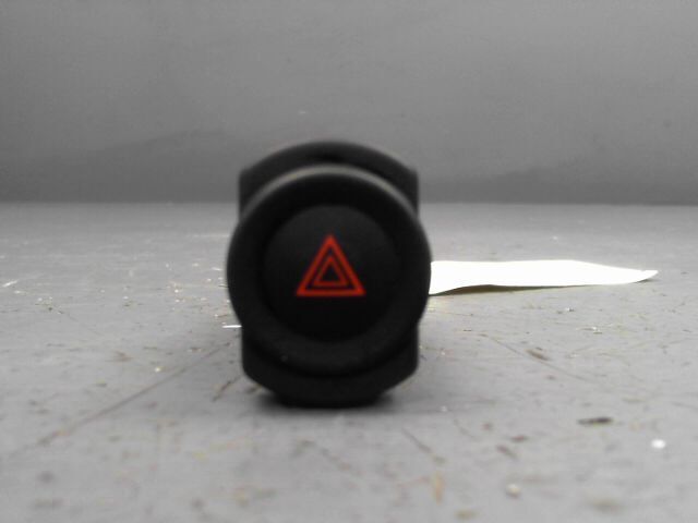 Bouton de warning DACIA SANDERO 1.4 MPi 75ch GPL Ambiance  - 1