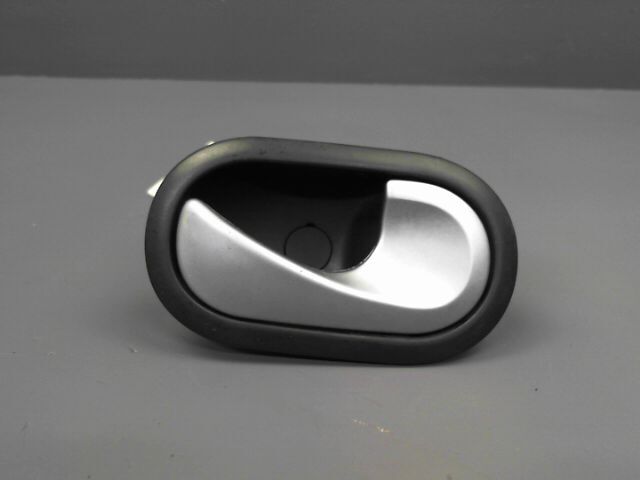 Poignee interieur avant droit RENAULT CLIO Diesel - 1