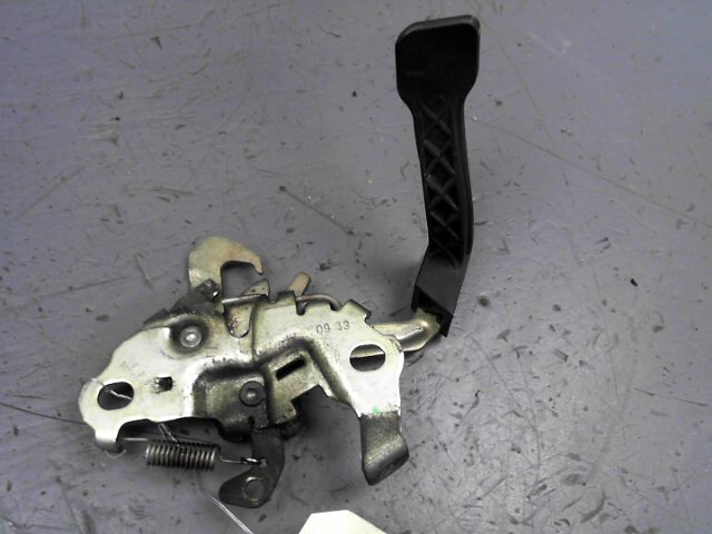 Serrure de capot PEUGEOT 5008 Diesel - 1