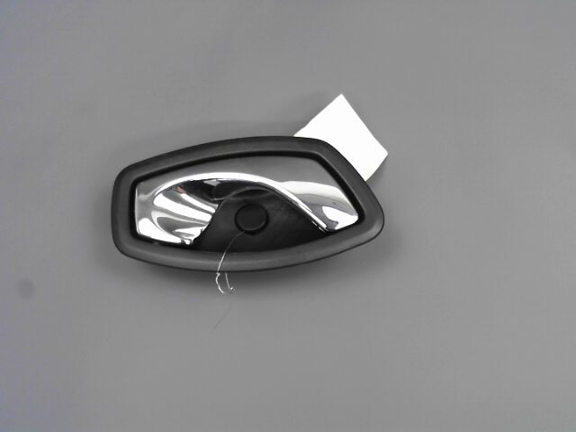 Poignee interieur arriere droit RENAULT CLIO Diesel - 1