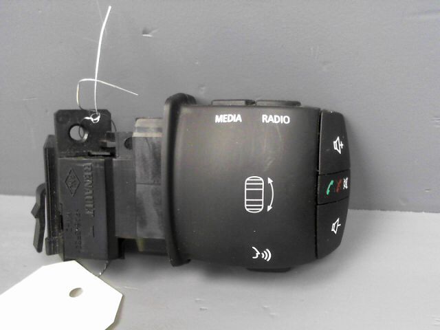 Commande autoradio RENAULT SCENIC Diesel - 1