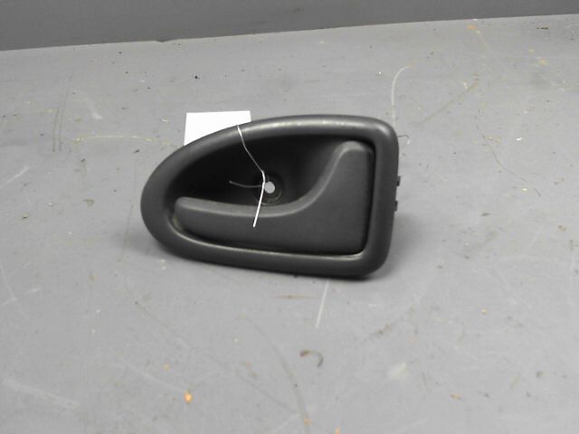 Poignee interieur avant droit RENAULT TRAFIC Diesel - 1
