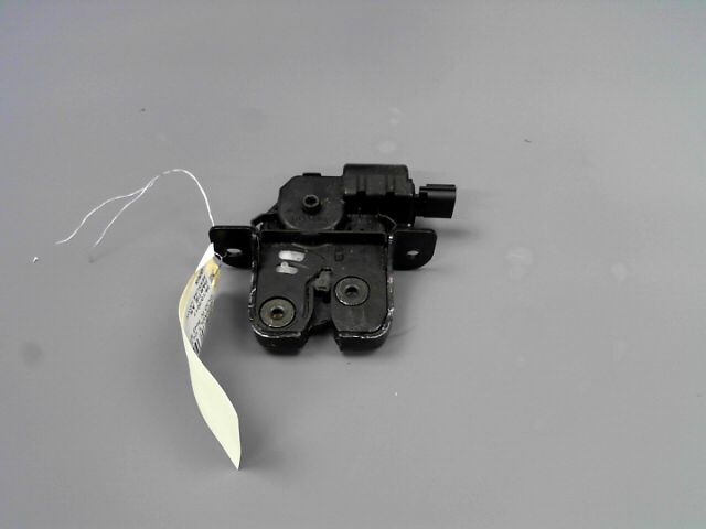Serrure de hayon RENAULT CLIO Essence - 1