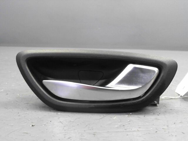 Poignee interieur arriere droit RENAULT MEGANE Diesel - 1
