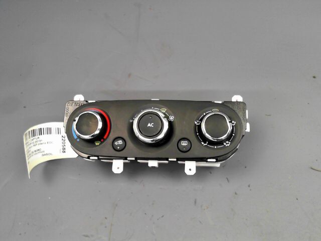 Commande chauffage RENAULT CAPTUR 1.5 dCi 90ch FAP Intens EDC Diesel - 1