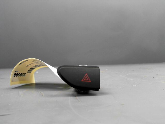 Bouton de warning RENAULT CAPTUR 1.5 dCi 90ch FAP Intens EDC Diesel - 1