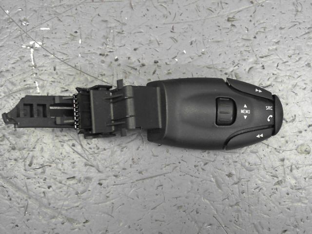 Commande autoradio PEUGEOT 207 1.4 HDi FAP SÃ©rie 64 Diesel - 1