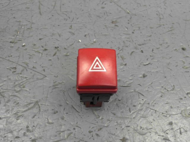 Bouton de warning PEUGEOT 207 1.4 HDi FAP SÃ©rie 64 Diesel - 1