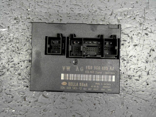 Calculateur VOLKSWAGEN GOLF Essence - 1