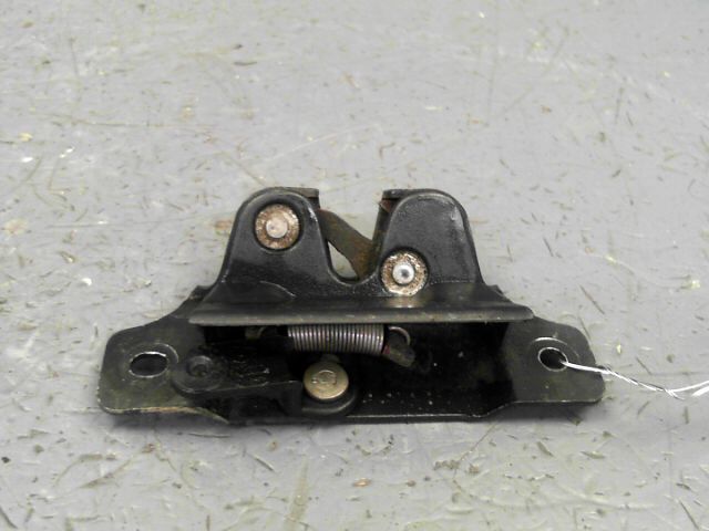 Serrure de coffre PEUGEOT 206 Diesel - 1