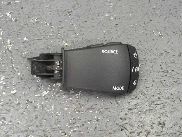 Commande autoradio RENAULT EXPRESSVII Diesel - 1