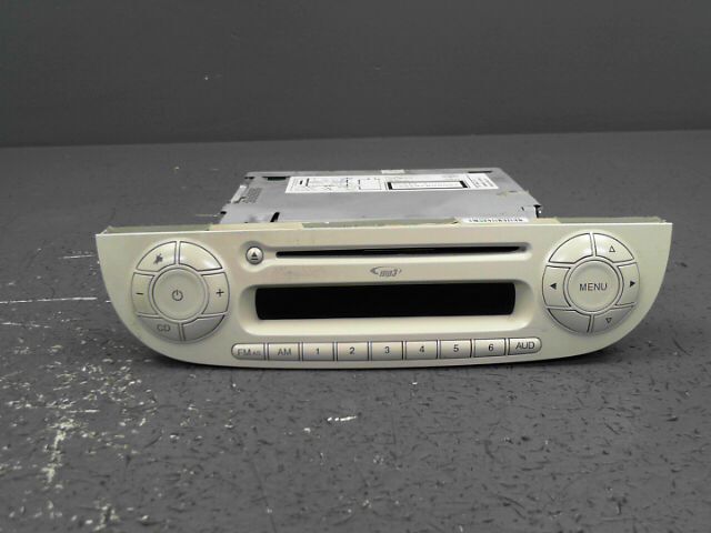 Autoradio d'origine FIAT 500 1.3 JTD 75 DPF Lounge Diesel - 1