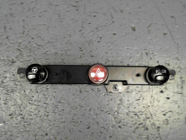 Bouton de warning FIAT 500 1.3 JTD 75 DPF Lounge Diesel - 1