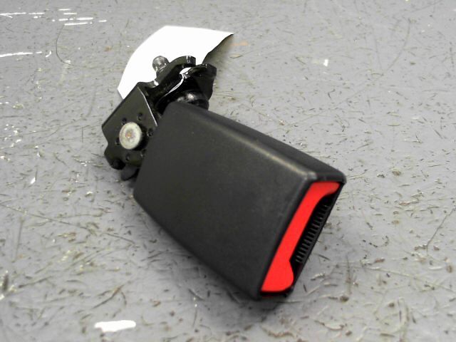 Attache ceinture arriere droit OPEL CORSA 1.3 CDTi 75ch FAP Affaire Diesel - 1