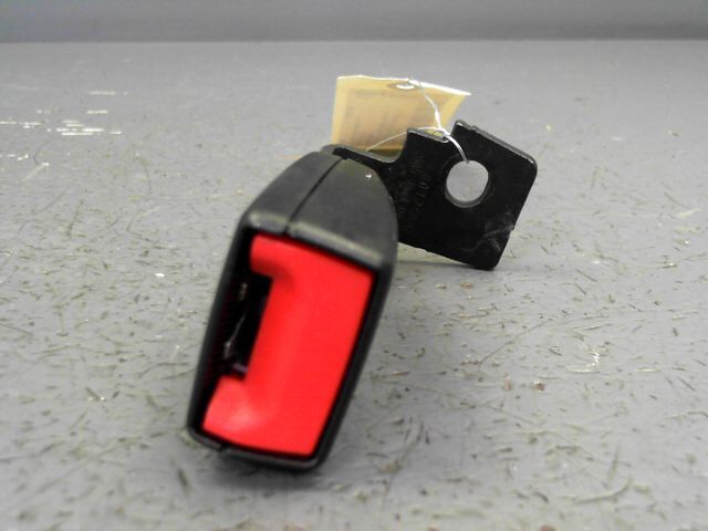 Attache ceinture arriere gauche OPEL CORSA 1.3 CDTi 75ch FAP Affaire Diesel - 1