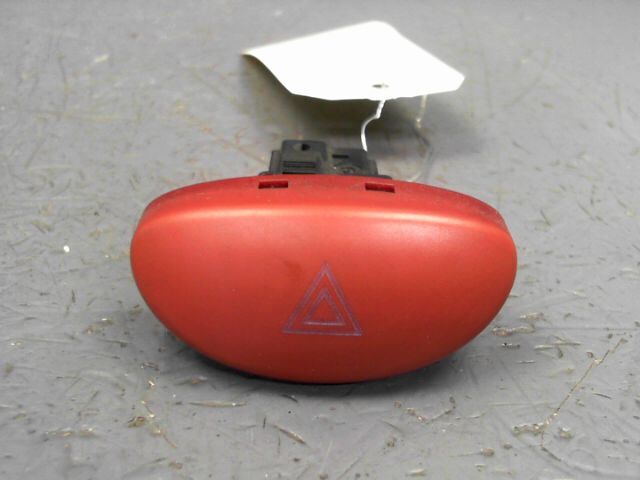 Bouton de warning PEUGEOT 206 XR Presence 1.1 Essence - 1