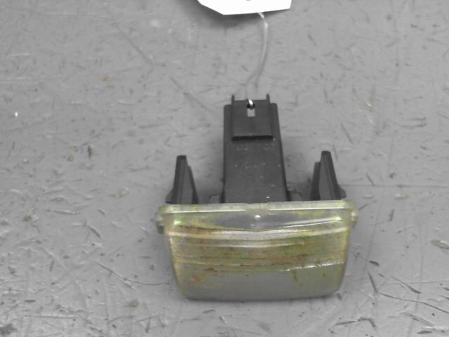Eclairage de plaque PEUGEOT 206 XR Presence 1.1 Essence - 1