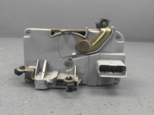 Serrure avant droit PEUGEOT 206 XT 1.9d Diesel - 1
