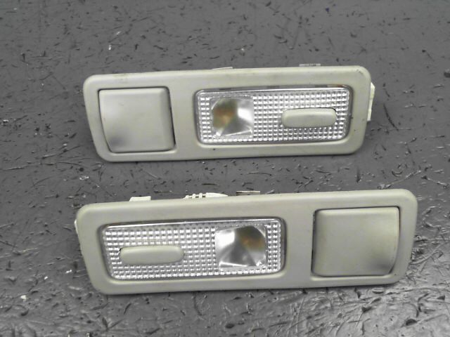 Eclairage de plafonnier PEUGEOT 307 Confort Pack 1.6 HDi 16v 90ch Diesel - 1