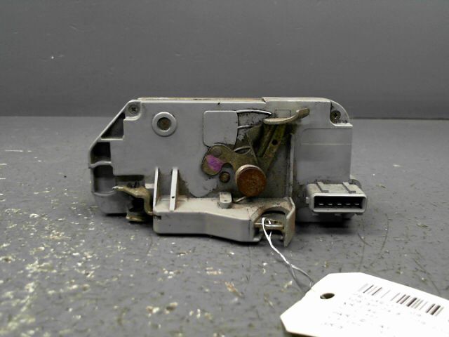 Serrure arriere droit PEUGEOT 306 XR 1.4e Essence - 1