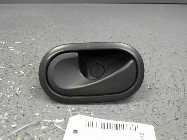 Poignee interieur avant gauche RENAULT CLIO 1.5 dCi 75ch Air SociÃ©tÃ© Diesel - 1