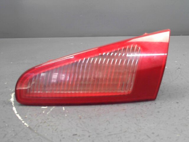 Feu arriere secondaire droit (feux) ALFA ROMEO 147 1.9 JTD 150ch Distinctive Diesel - 1