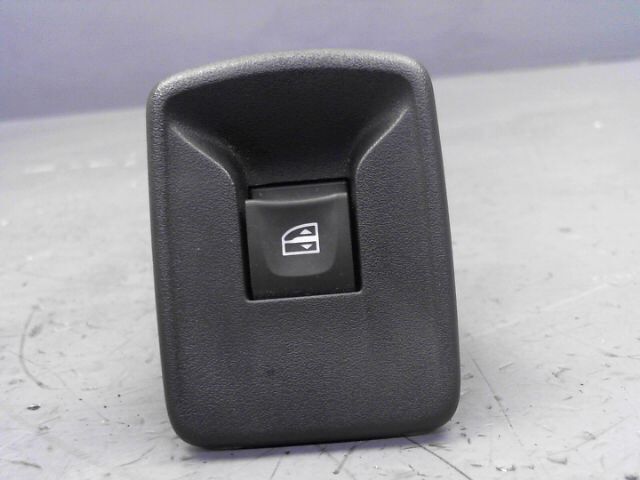 Interrupteur de leve vitre avant droit DACIA SANDERO  - 1