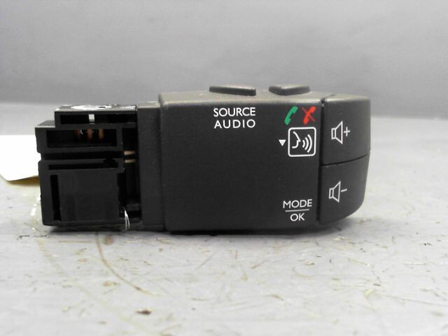 Commande autoradio DACIA SANDERO  - 1
