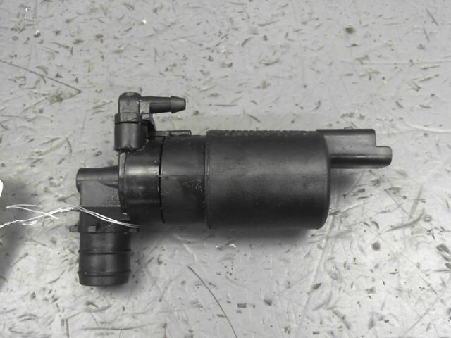 Pompe lave glace avant TOYOTA AYGO Essence - 1