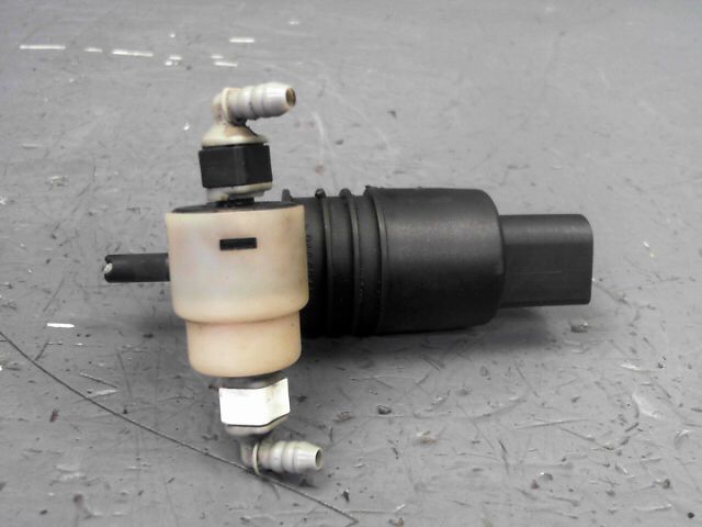 Pompe lave glace avant VOLKSWAGEN GOLF Confort 2.0 TDi 16v 140ch Diesel - 1
