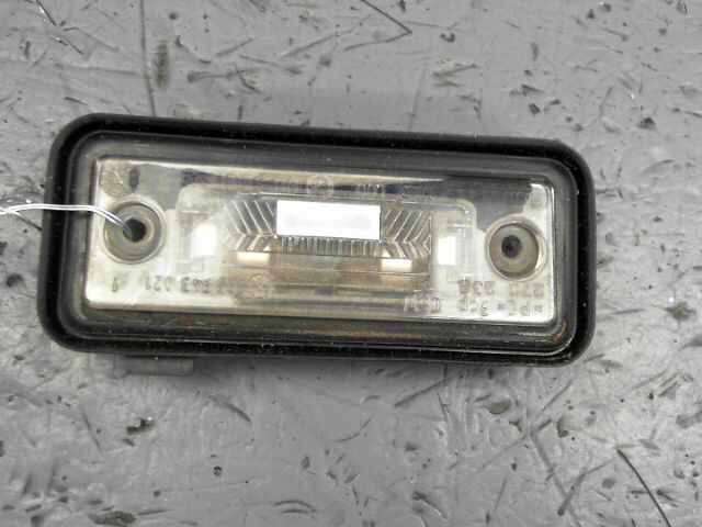 Eclairage de plaque VOLKSWAGEN GOLF Confort 2.0 TDi 16v 140ch Diesel - 1
