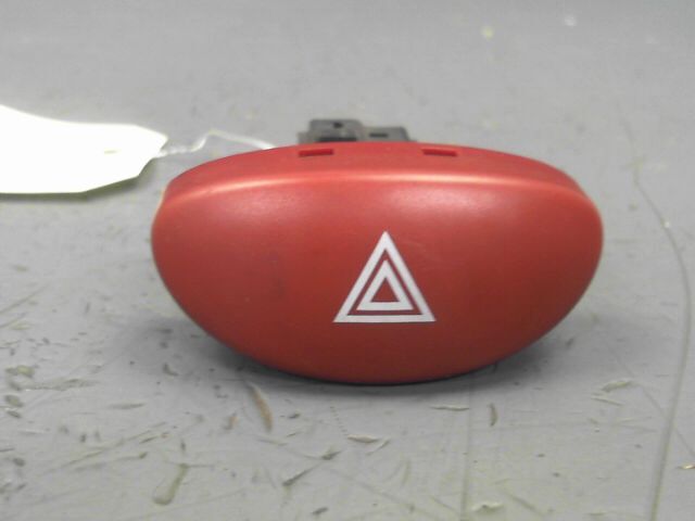 Bouton de warning PEUGEOT 206 XT Premium 1.6e 16v Essence - 1