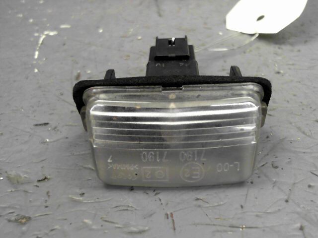 Eclairage de plaque PEUGEOT 207 1.6 HDi 92ch FAP Envy Diesel - 1