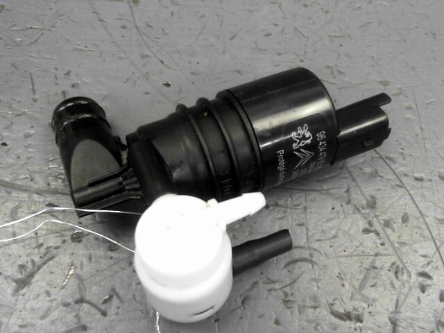Pompe lave glace avant PEUGEOT 3008 Diesel - 1