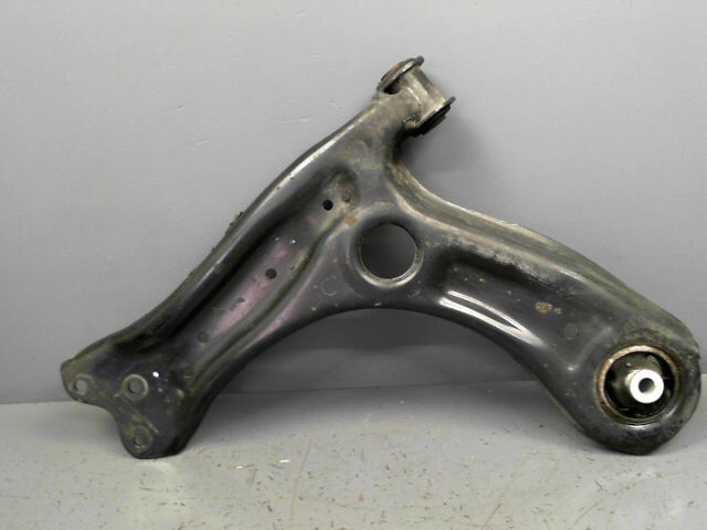 Triangle avant gauche VOLKSWAGEN POLO 1.6 TDi 90ch CR FAP Life Diesel - 1