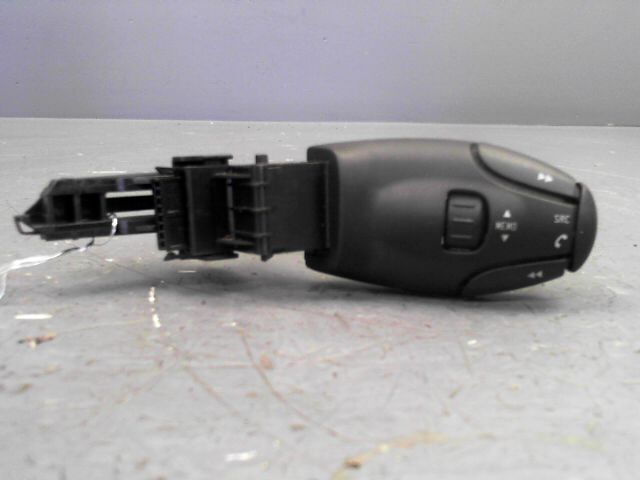 Commande autoradio PEUGEOT 308 1.6 HDi 92ch FAP Affaire Diesel - 1