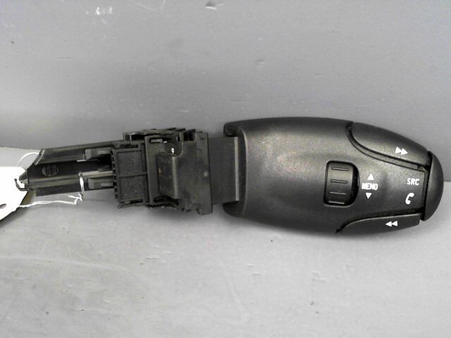 Commande autoradio PEUGEOT 308 1.6 HDi 112ch Premium Pack FAP Diesel - 1