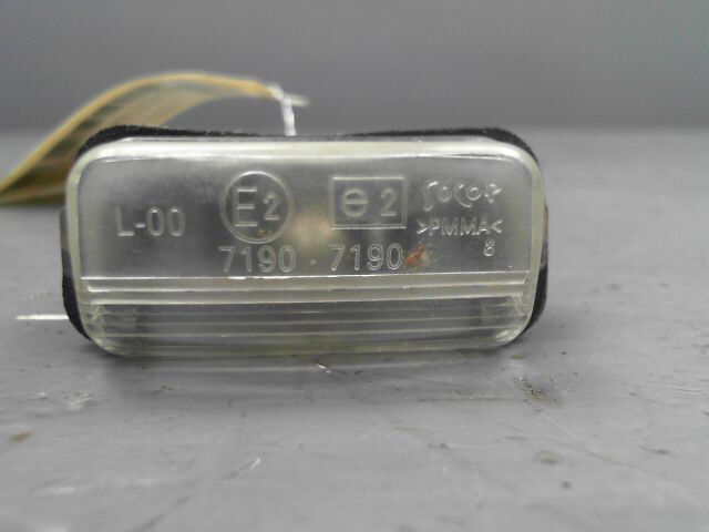 Eclairage de plaque PEUGEOT 308 1.6 HDi 112ch Premium Pack FAP Diesel - 1