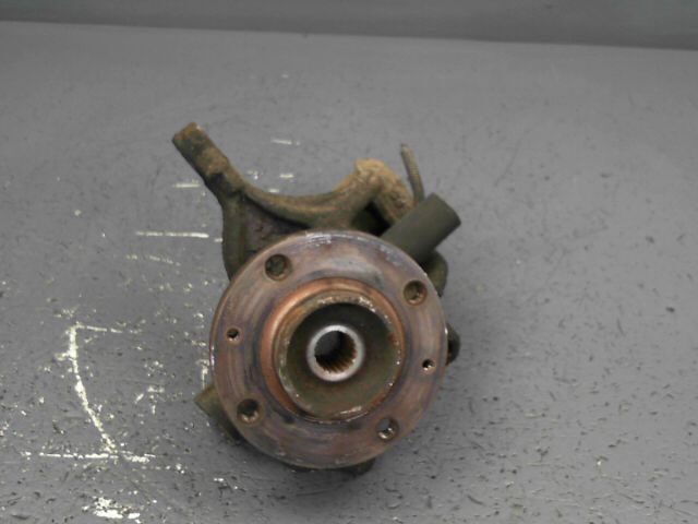 Fusee avant droit CITROEN C3 1.4 HDi 70 Diesel - 1