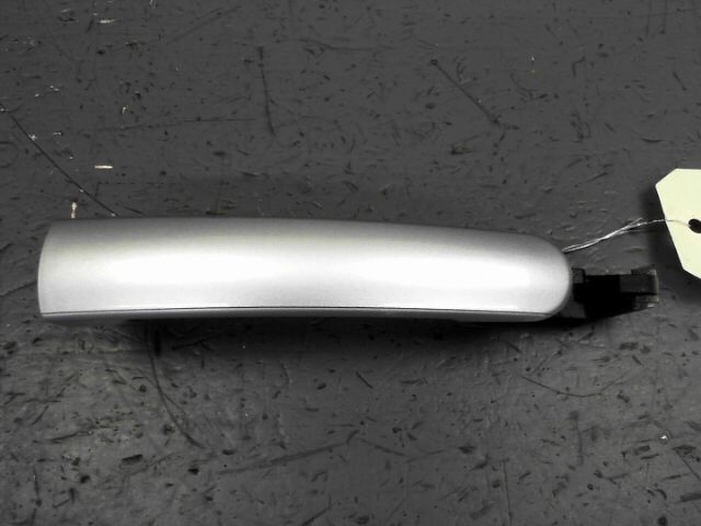 Poignee porte avant gauche VOLKSWAGEN POLO Trend 1.2 65ch Essence - 1