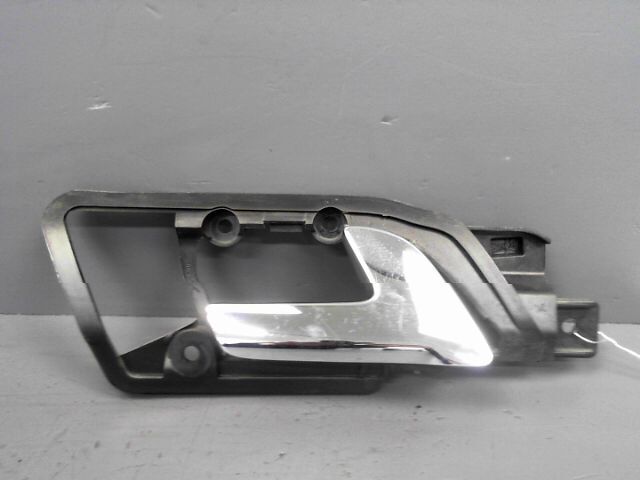 Poignee interieur arriere droit VOLKSWAGEN POLO Trend 1.2 65ch Essence - 1