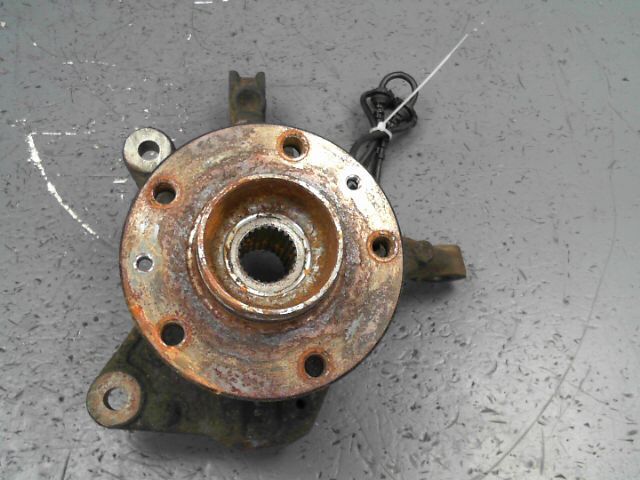 Fusee avant gauche DACIA DUSTER 1.5 dCi 110 FAP 4x4 Diesel - 1