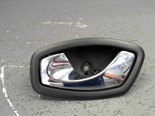 Poignee interieur arriere droit RENAULT MEGANE Diesel - 1