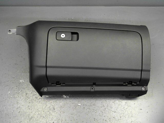 Boite a gants VOLKSWAGEN SCIROCCO Essence - 1