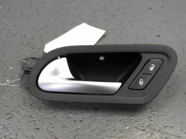 Poignee interieur avant gauche VOLKSWAGEN SCIROCCO Essence - 1