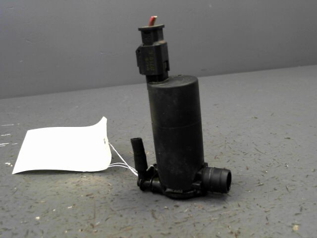 Pompe lave glace avant PEUGEOT 508 1.6 e-HDi 112 FAP FÃ©line Bmp6 Diesel - 1