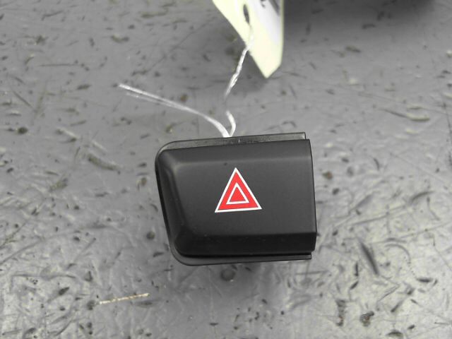 Bouton de warning PEUGEOT 208 Diesel - 1